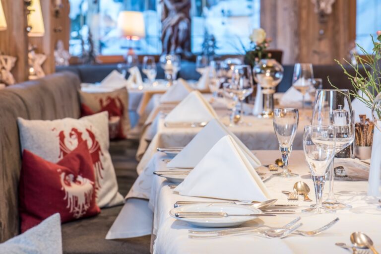 Groß (Hotel Schönruh Gerlos : Restaurant -00026)